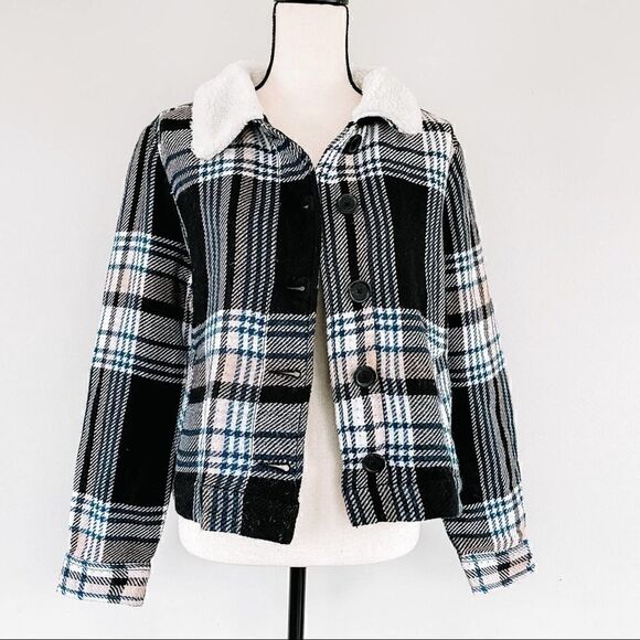 Susina Plaid Shacket   - Picture 3 of 11